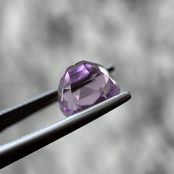Kunzita-5.85ct-10.1x8.7x8.5mm 3
