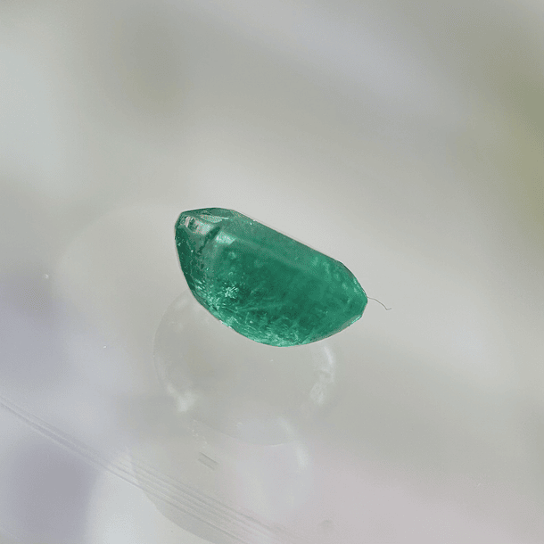 Esmeralda-1.95ct-8.8x6.9x4.6mm 3