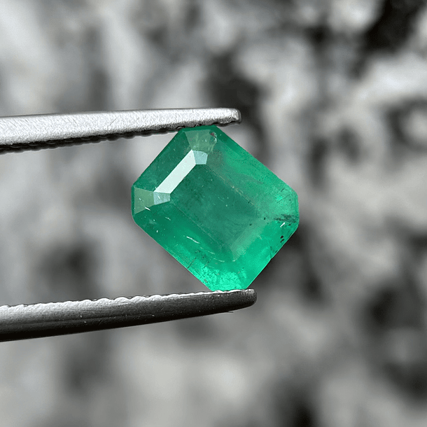 Esmeralda-1.50ct-7.3x6.1x4.3mm 1
