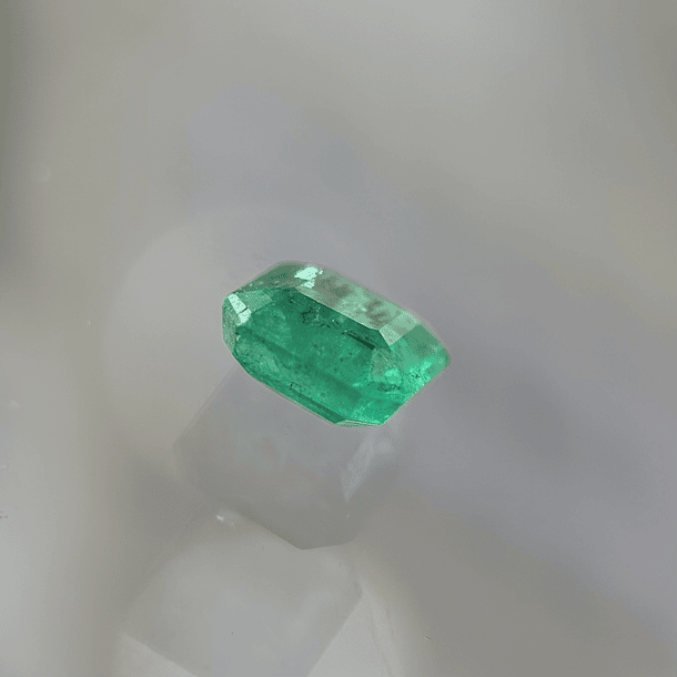 Esmeralda-1.40ct-8x6.2x3.9mm 2