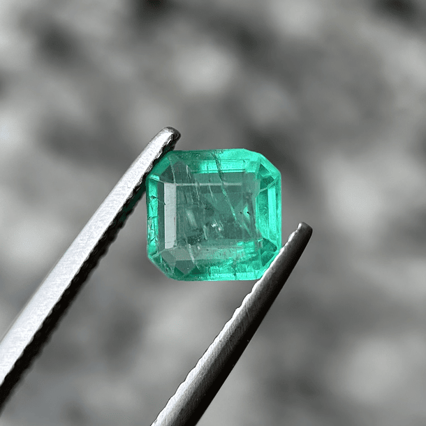 Esmeralda-1.30ct-6.8x6.5x3.6mm 1