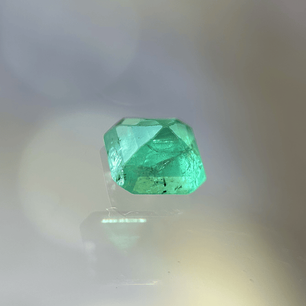Esmeralda-0.90ct-5.4x5.5x3.5mm 2