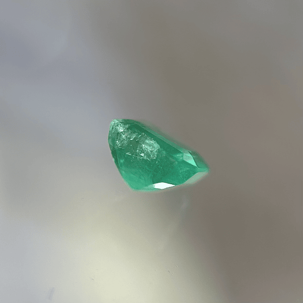 Esmeralda-0.90ct-5.4x5.5x3.5mm 3