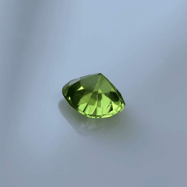 Peridoto-2.75ct-7.9x7.9x5.6mm 2