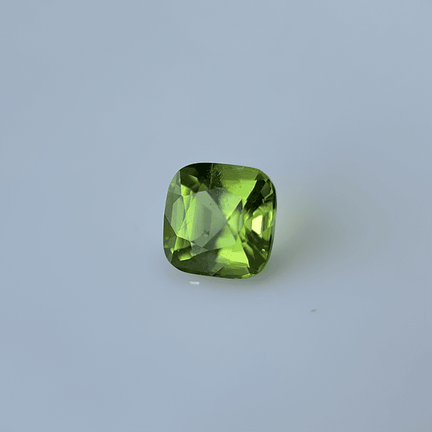 Peridoto-2.75ct-7.9x7.9x5.6mm 1