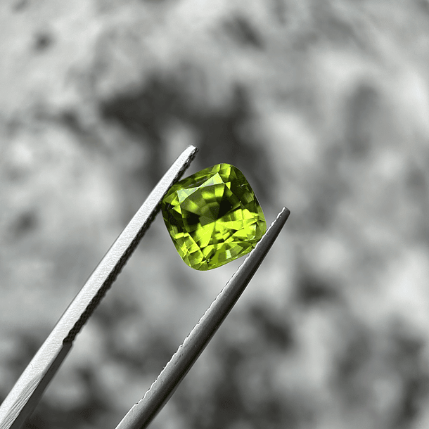 Peridoto-2.40ct-7.1x7.1x5.5mmm 1