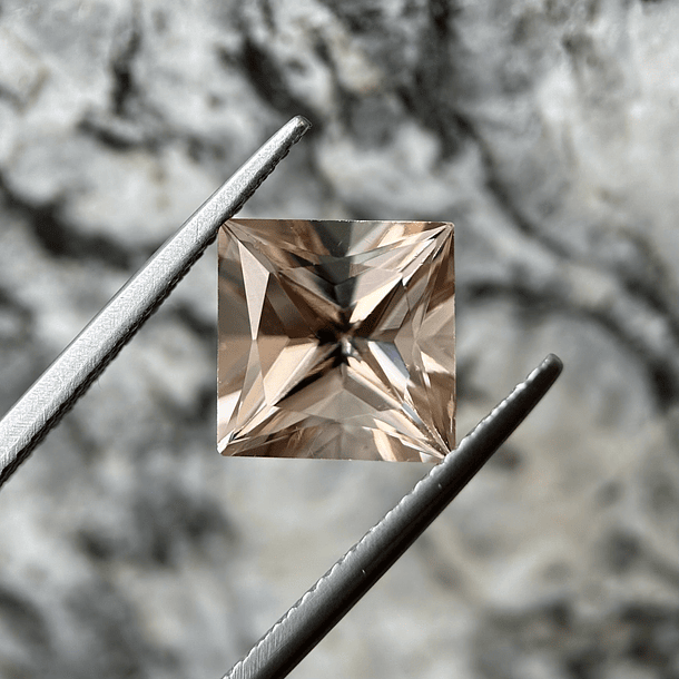 Morganita-4.05ct-9.5x9.5x7.1mm 1