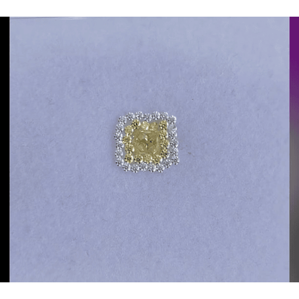 Dije para gargantilla con diamante natural amarillo corte cojín y doble halo brillante de moissanitas amarillas y blancas