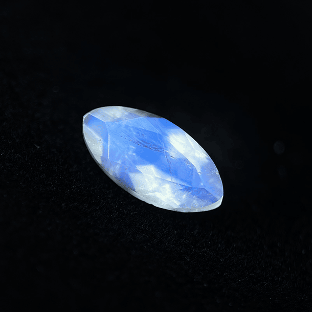 Piedra luna-2.15ct-12x6mm 1