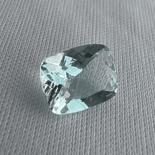 Aguamarina-1.85ct-8.7x6.7x4.9mm 1