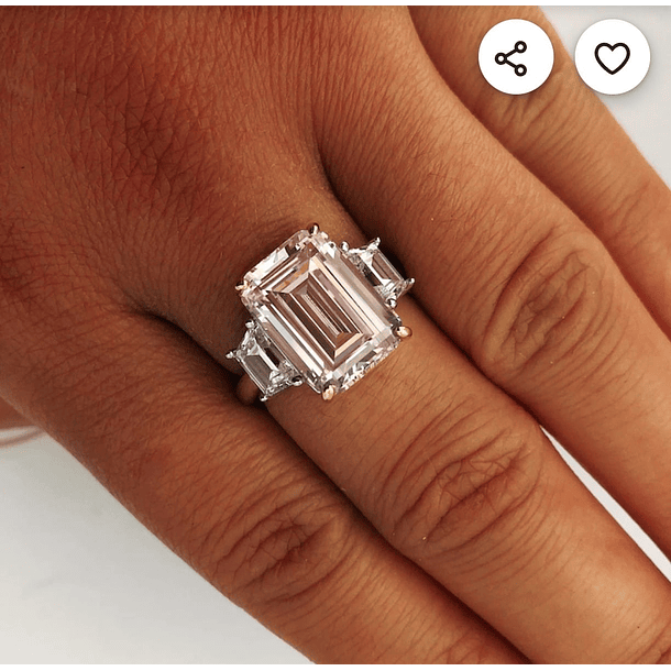 Anillo en oro blanco de 14k con kunzita y topacios suizo en talla 7.5.