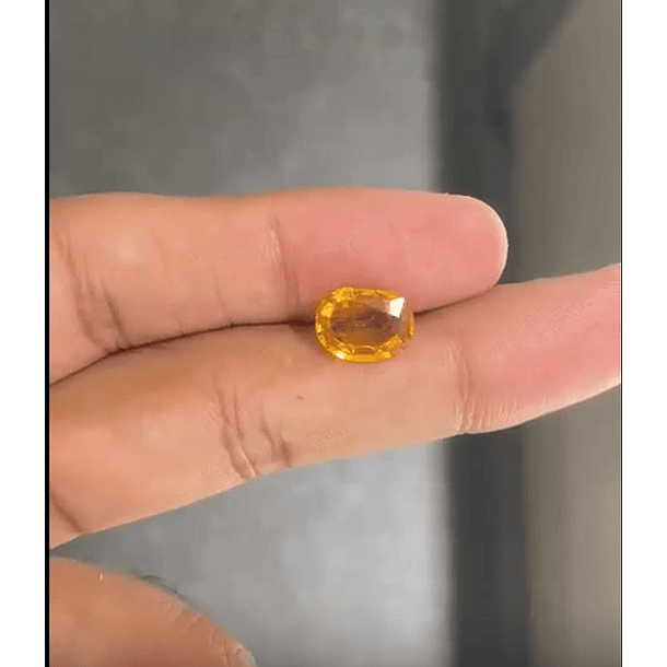 Zafiro Amarillo 8.2x10.7x3.8mm 3.23ct
