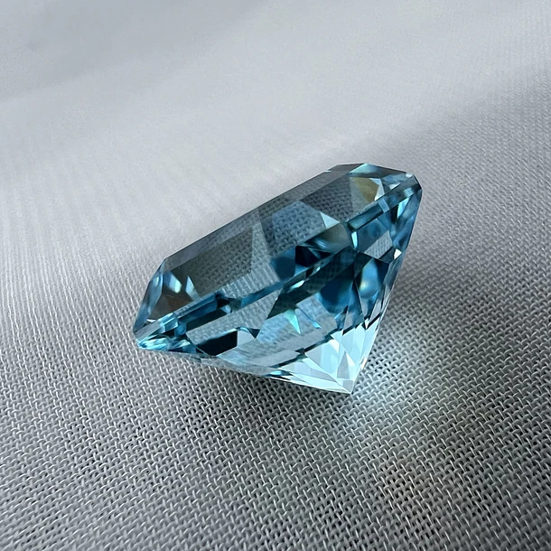 Topacio azul-2.80ct-7.8x7.8x5.4mm 3