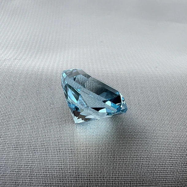 Topacio azul-2.80ct-7.8x7.8x5.4mm 4