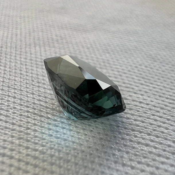 Topacio London blue-3.95ct-9.9x7.9x5.8mm 2
