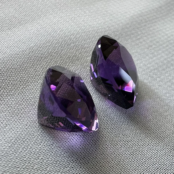 Par de amatistas certificadas por GIA-2.17ct y 2.41ct-9.92x7.90x5.78mm y 9.82x7.88x6.41mm 2