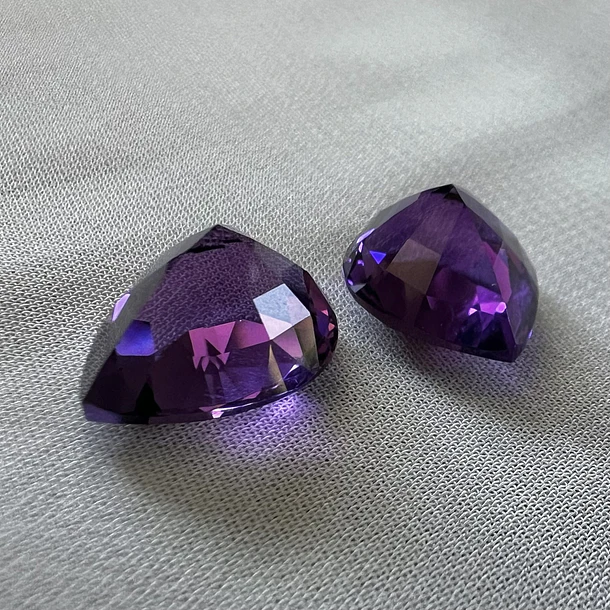 Par de amatistas certificadas por GIA-2.17ct y 2.41ct-9.92x7.90x5.78mm y 9.82x7.88x6.41mm 3