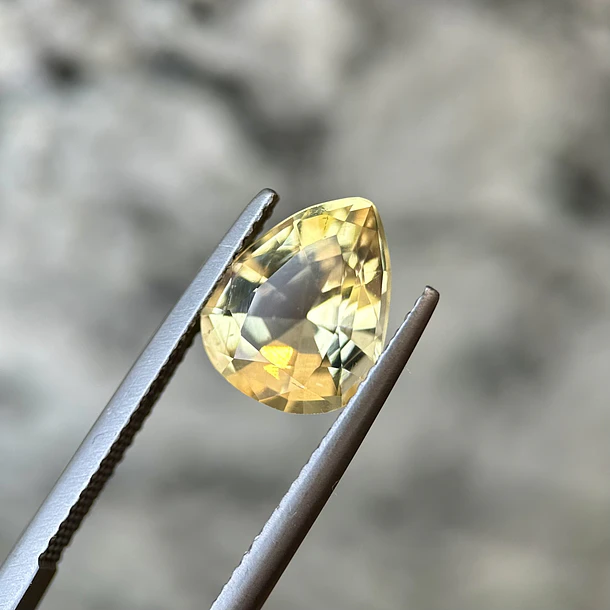 Citrino amarillo GGI-2.48ct-10.67x8.79x5.55mm 1