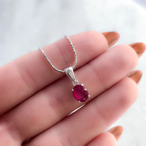 Rubí natural-1.02ct-7.2x5.2x3.1mm