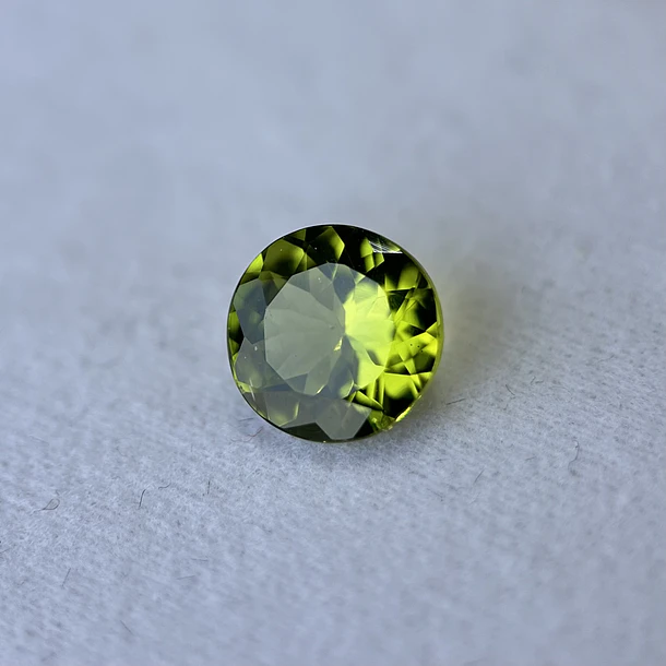 Peridoto-2.96ct-9x5.5mm 1