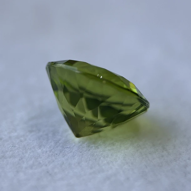 Peridoto-2.63ct-9x4.9mm 2