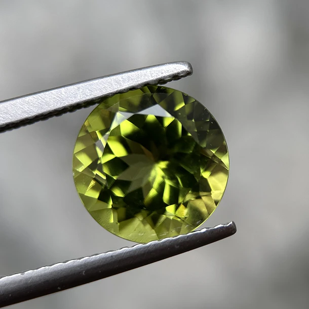 Peridoto-1.41ct-6.8x4.6mm 1