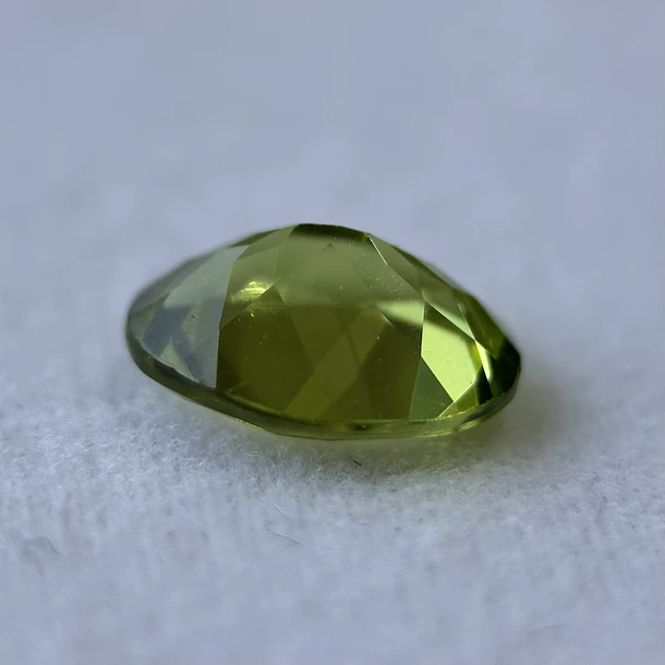 Peridoto-2.16ct-9.3x7.2x4.5mm 2