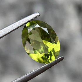 Peridoto-2.955ct-10.3x8.4x4.7mm