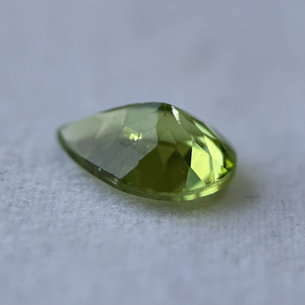 Peridoto-2.065ct-10.3x7.6x4.1mm 2