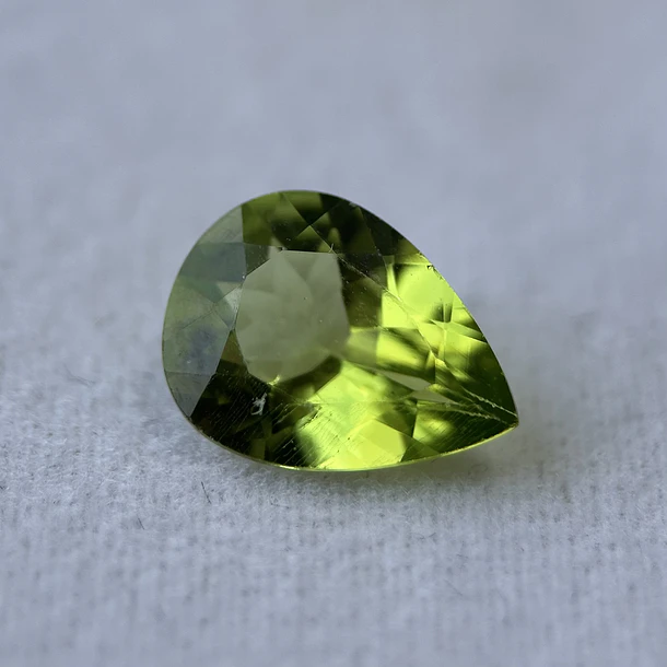 Peridoto-1.97ct9.1x6.8x5mm 1