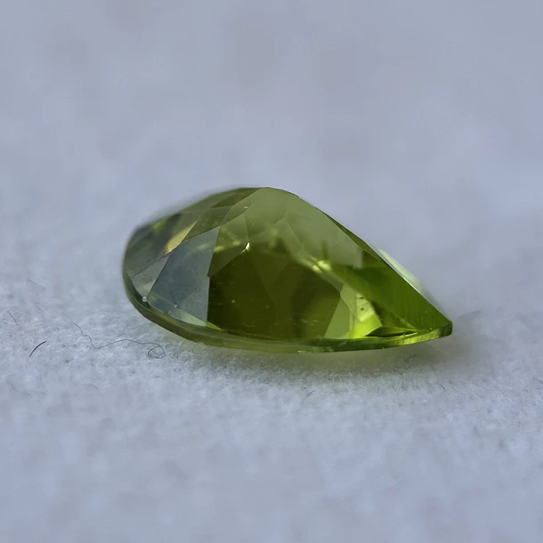 Peridoto-1.97ct9.1x6.8x5mm 2