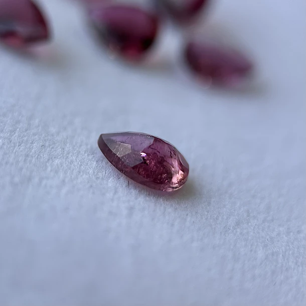 Turmalina-0.675ct-7x5mm 3