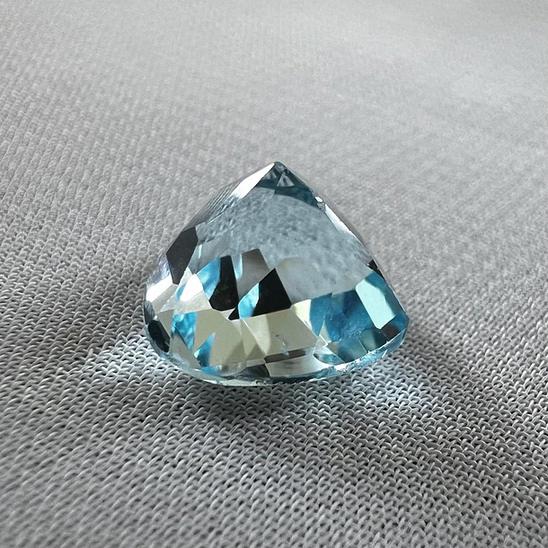 Topacio azul-3.60ct-9.3x9x6.3mm 2