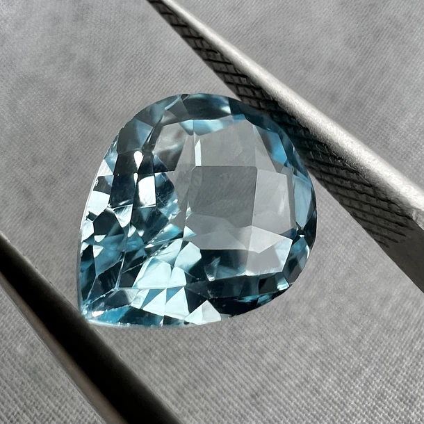 Topacio azul-3.25ct-10x8.1x6.3mm 1