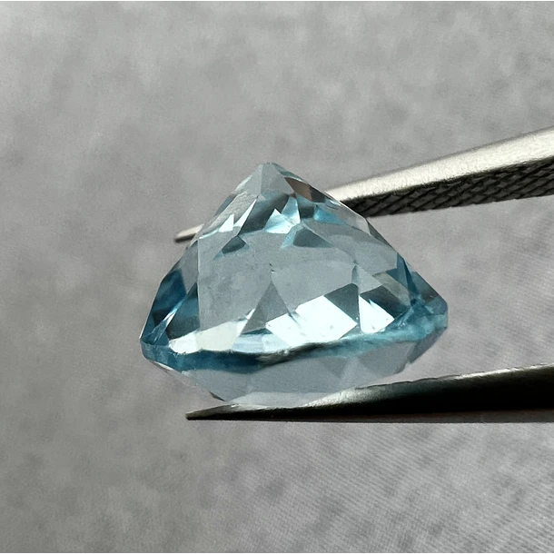 Topacio azul-3.65ct-9.1x6.2mm 2