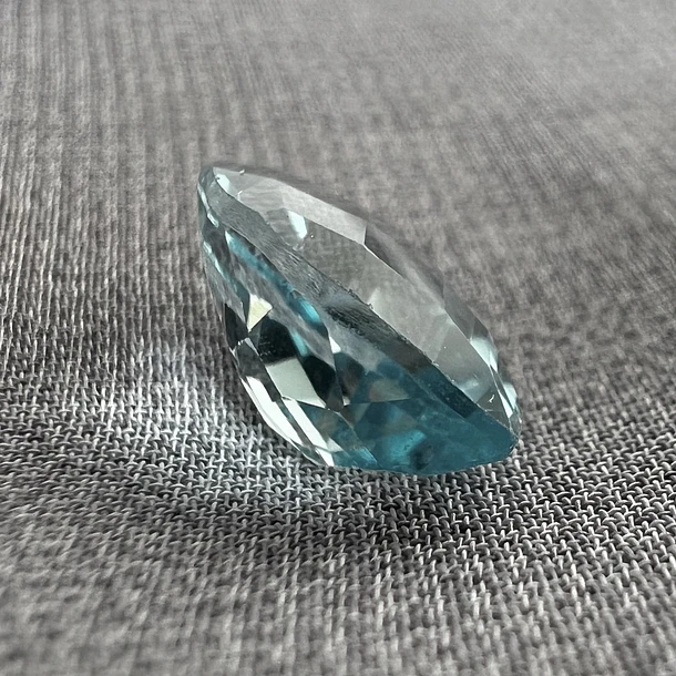 Topacio azul-2.595ct-9.7x7x5mm 4