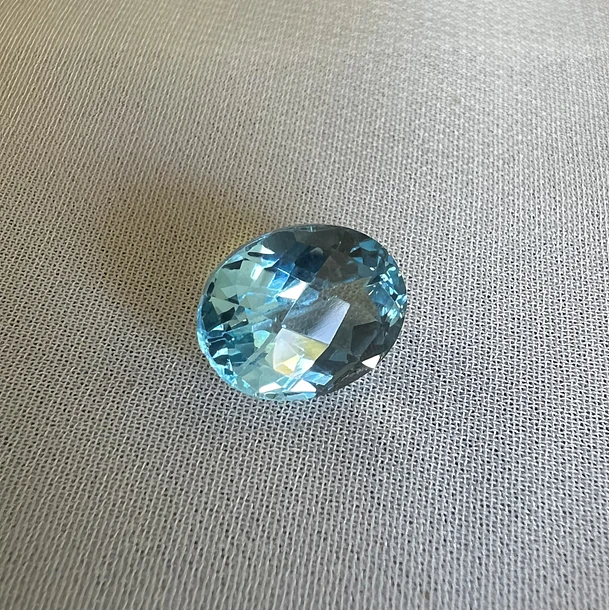 Topacio suizo-3.11ct-10x8x5.2mm 1