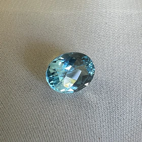 Topacio suizo-4.215ct-9.7x7.7x6.7mm