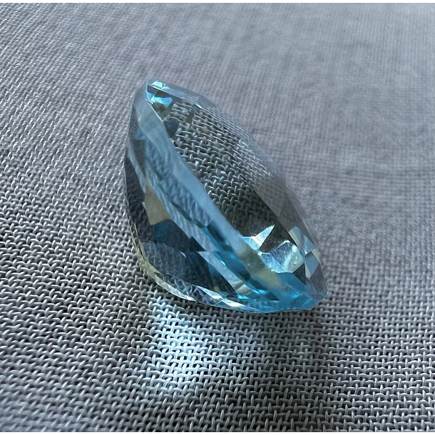 Topacio suizo-4.165ct-10x7.8x6.5mm 4