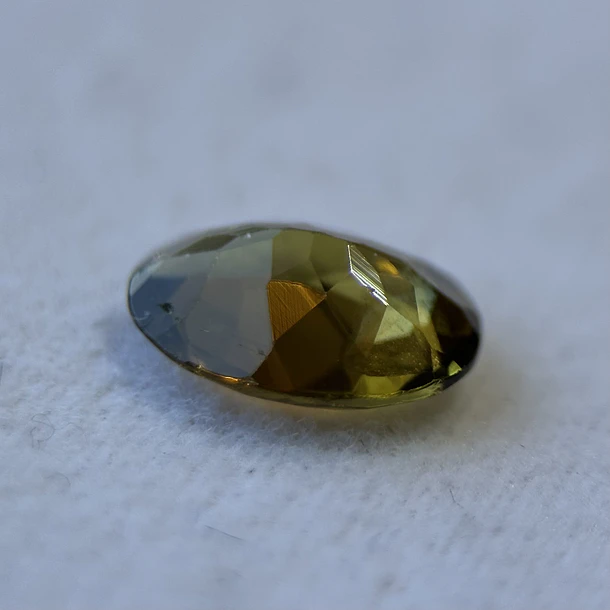 Turmalina-0.95ct-7.9x5x2.9mm 2