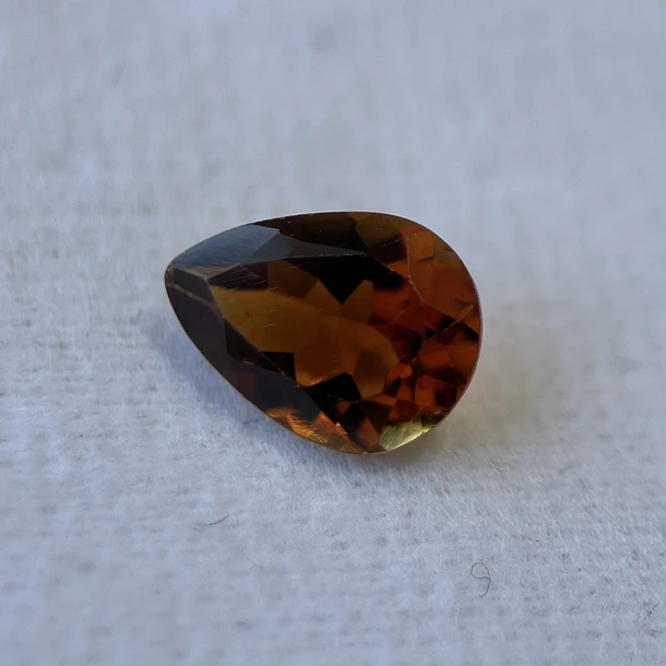 Turmalina-1.20ct-8.4x6.1x3.7mm 1