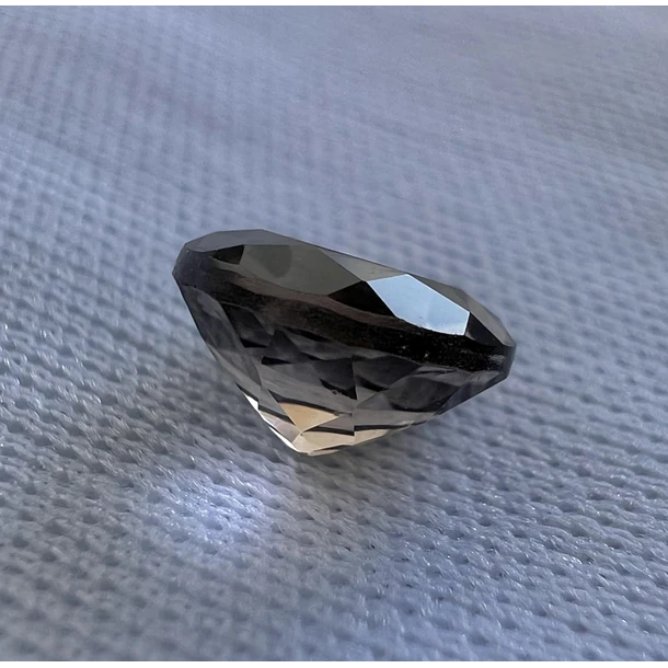 Cuarzo ahumado-1.05ct-6.9x6.9x3.8mm 3