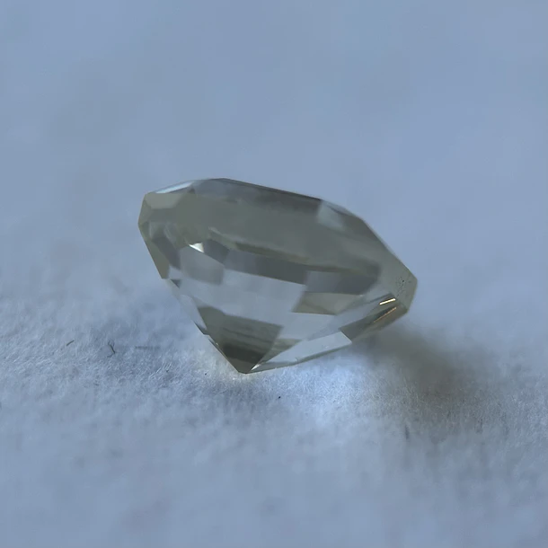 Cuarzo ahumado-2.50ct8.1x8.1x5.4mm 2