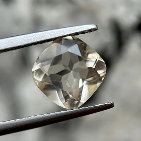 Cuarzo ahumado-2.10ct-8.1x8.1x4.9mm