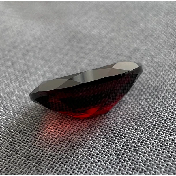 Granate rojo-2.15ct-9.2x7.2x4mm 2