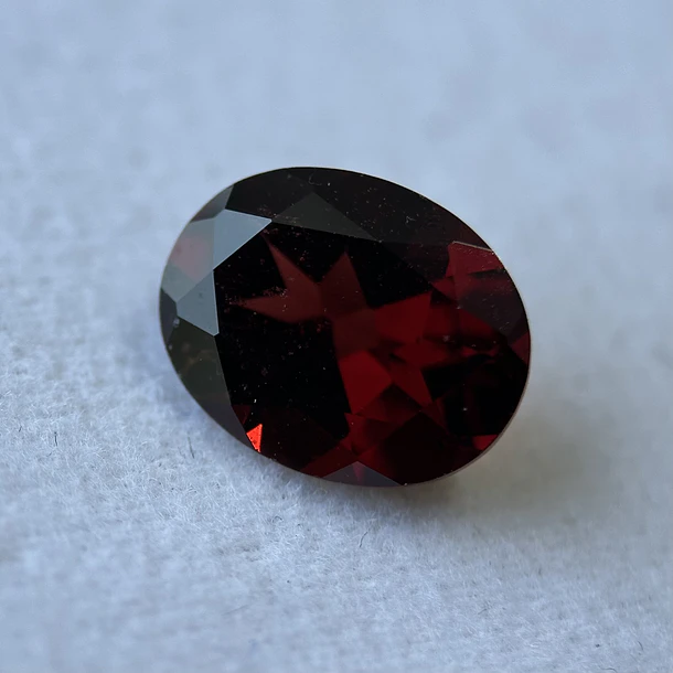 Granate rojo-3.05ct-10x8x4.6mm 1
