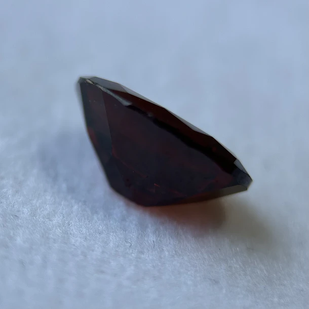 Granate rojo-3.05ct-10x8x4.6mm 3