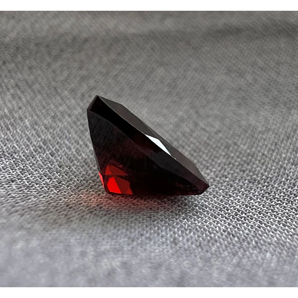 Granate rojo-0.85ct-6.1x6.1x3.4mm 3