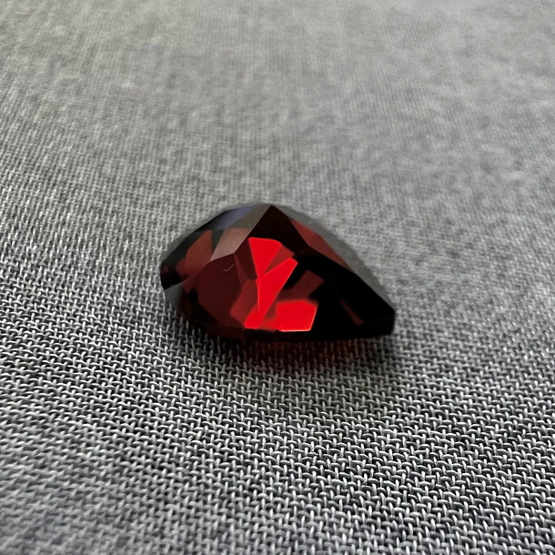 Granate rojo-2.65ct-10x8x4mm 2