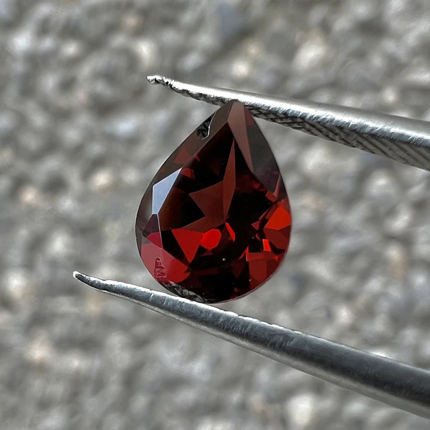 Granate rojo-2.50ct-10x7.9x4.7mm 1